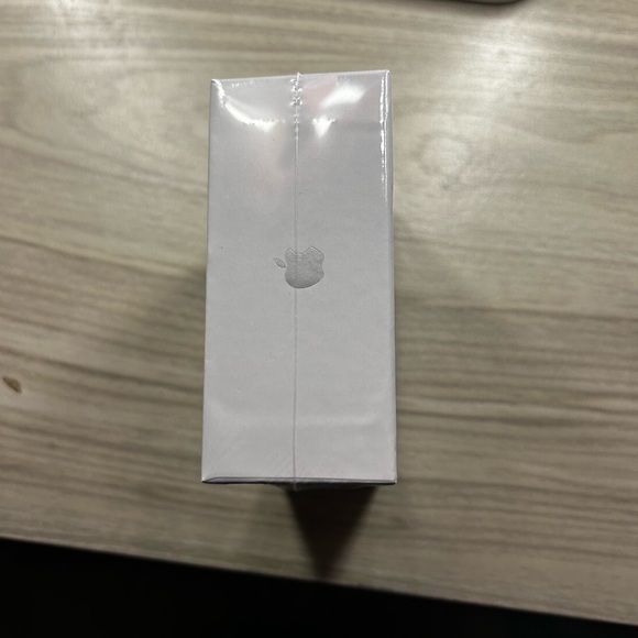 AirPod pros - Picture 3 of 4